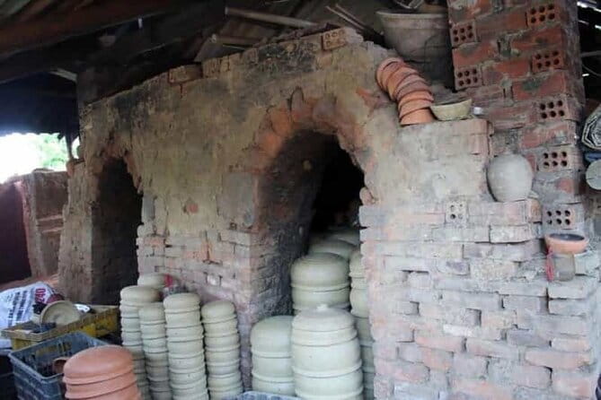 Pottery Making with the Locals in Thanh Ha Village - Handbuilding Without Molds: Why Thanh Ha Feels Different