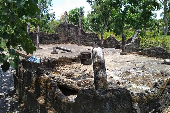 Private Day Trip To Visit MY LAI MASSACRE from Hoi an or Da Nang City - My Lai Massacre Museum: short visit, big emphasis on listening