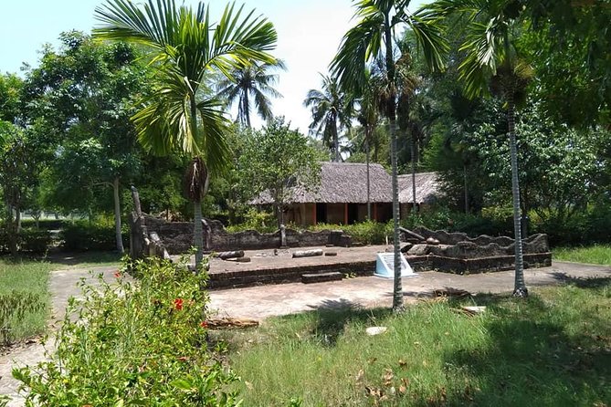 Private Day Trip To Visit MY LAI MASSACRE from Hoi an or Da Nang City - Getting from Hoi An or Da Nang: 8:00 AM start, about 7 hours