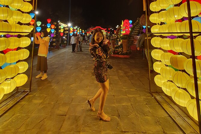 Private Food Tour and Hidden Gems in Hoi An - Banh xeo (and banh mi vibes) followed by Bai Choi bingo at 7 pm