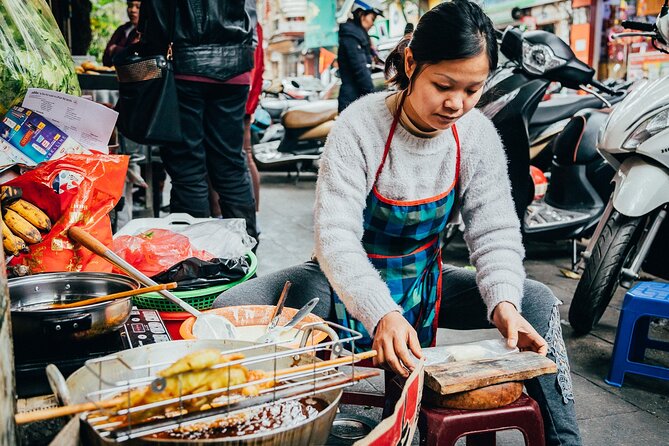 PRIVATE Hoi An Ancient Town - Night Market Street Food By Night - Value check: is $45 worth it for dinner and tastings?
