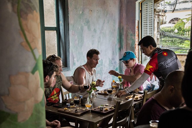 Private Hoi An Evening Food Tastings Tour by Bike - Guides and Group Size: Why You’ll Feel Looked After