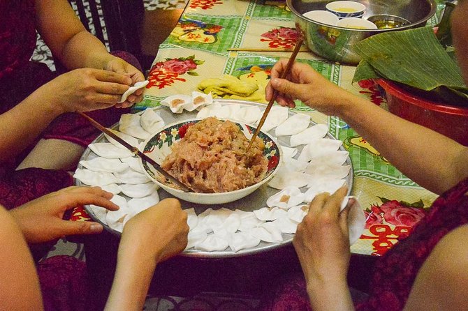 Private HoiAn Ancient Town Night Market Street food tour by Night - Ancient Town walking: why the sights and food are paired