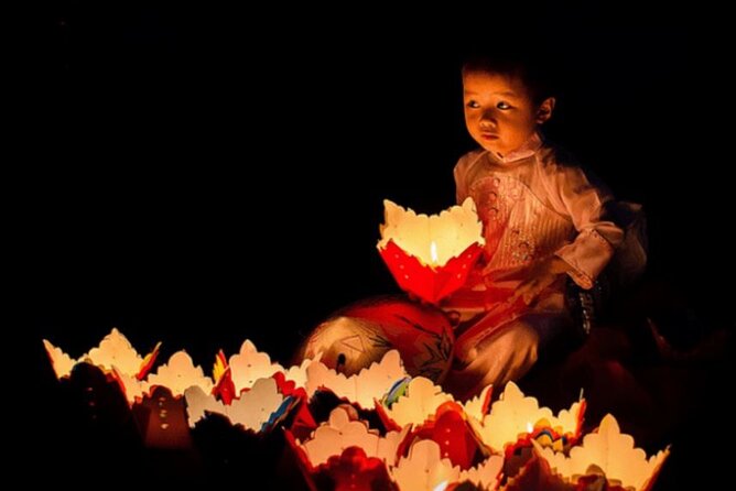 Private Night Boat Trip and Floating Lantern on Hoi An River - Price and value: when $10 feels like a deal and when it doesn’t