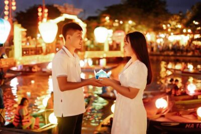 Private Night Photography Tour in Hoi An - Night Market and Lantern Shops: Variety Without Losing the Night Mood