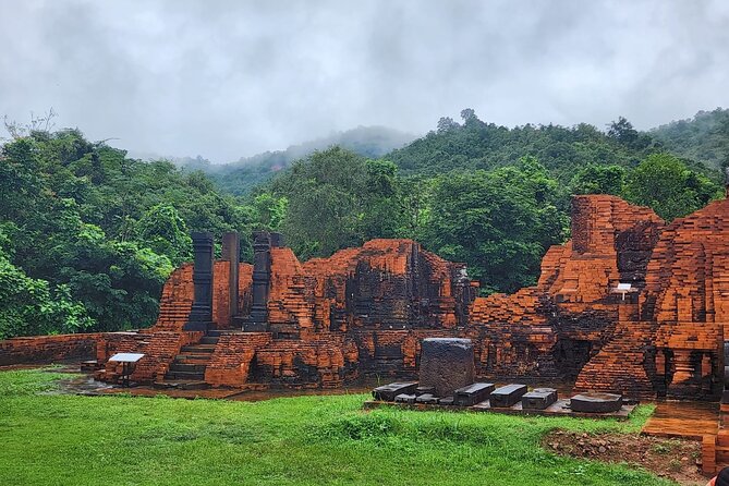 Private Tour at My Son Sanctuary with Dance Performance - What Guides Like Win, Huy, and Nguyen Add to Your Day