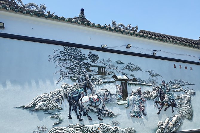Private tour Hoi An Coconut basket boat ride and Ancient town - Guide quality: pace, patience, and the storytelling layer