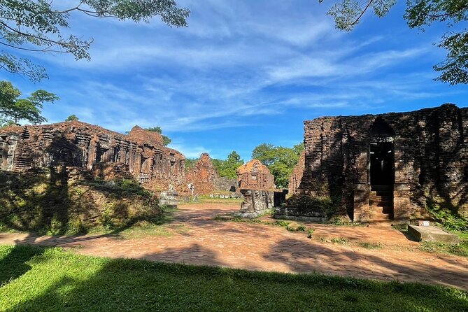Small Group - My Son Sanctuary Tour From Hoi An - Group Size, Photo Time, and Guide Styles