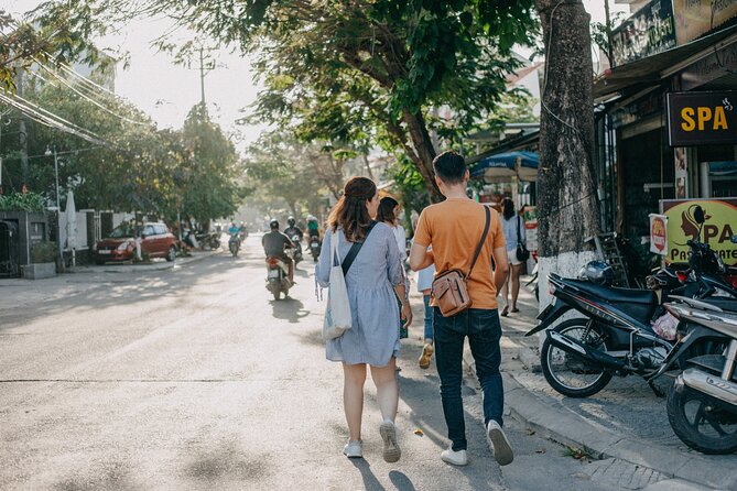 The 10 Tastings of Hoi An: Private Street Food Tour - Banh mi in the yard of an ancient house: street food, but with a softer landing