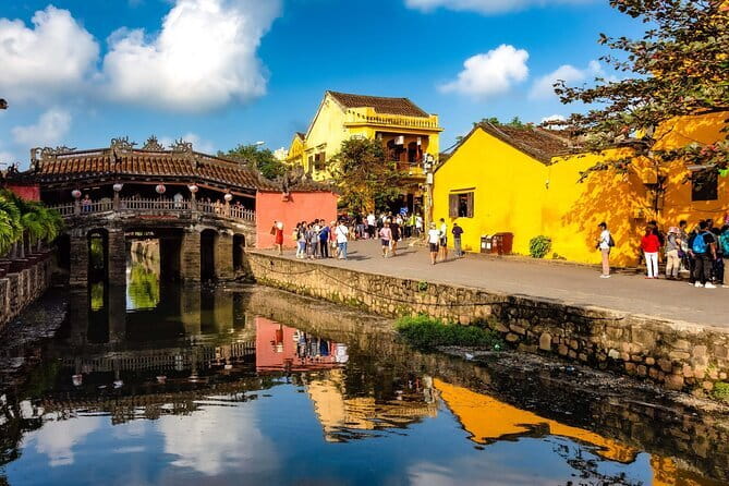 Vietnam Central Tour by Hiring Private Guide & Round Trip Vehicle - How a Private Guide Turns One Long Day into a Thoughtful Route